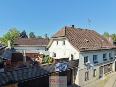 Ehemalige Betriebsliegenschaft mit Produktions- Verkaufs- und Lagerflächen + Wohnung