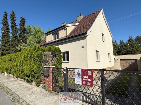 Charmantes Haus mit Terrasse und Garage in Wels / Renovierungs- oder Neubauprojekt!