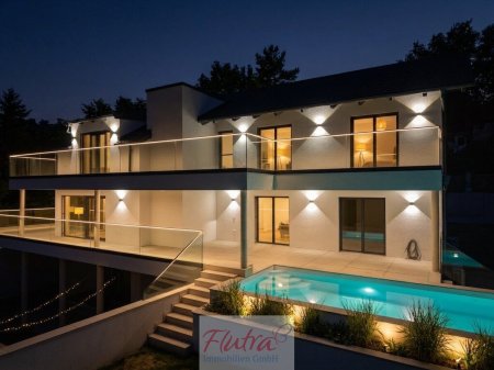Luxus trifft Natur - Exklusive Gartenwohnung im Haus-Charakter mit Pool und großer Terrasse in Altlichtenberg!