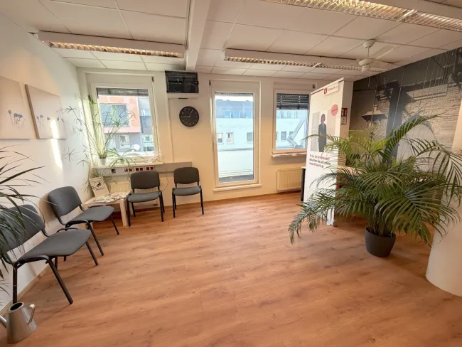 Moderne Büro/Praxis in Graz: 104m² mit Balkon, nur 1.571,99 € Miete! - Bild