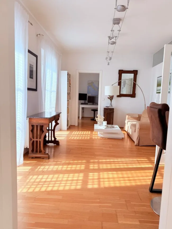 Charmante 2-Zimmer-Wohnung mit getrennter Küche in Graz ! - Bild