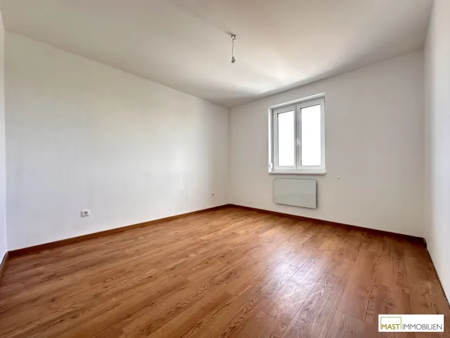 PROVISIONSFREI --- Beeindruckend aufgeteilte 3 Zimmer Garten Wohnung inkl. EWE Einbauküche in Pixendorf - Bild