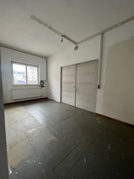 Gewerbeobjekt in St.-Peter mit Büro- und Hallenflächen