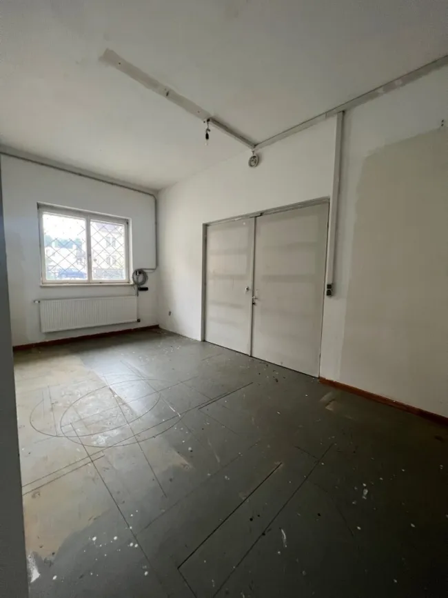 Gewerbeobjekt in St.-Peter mit Büro- und Hallenflächen - Bild