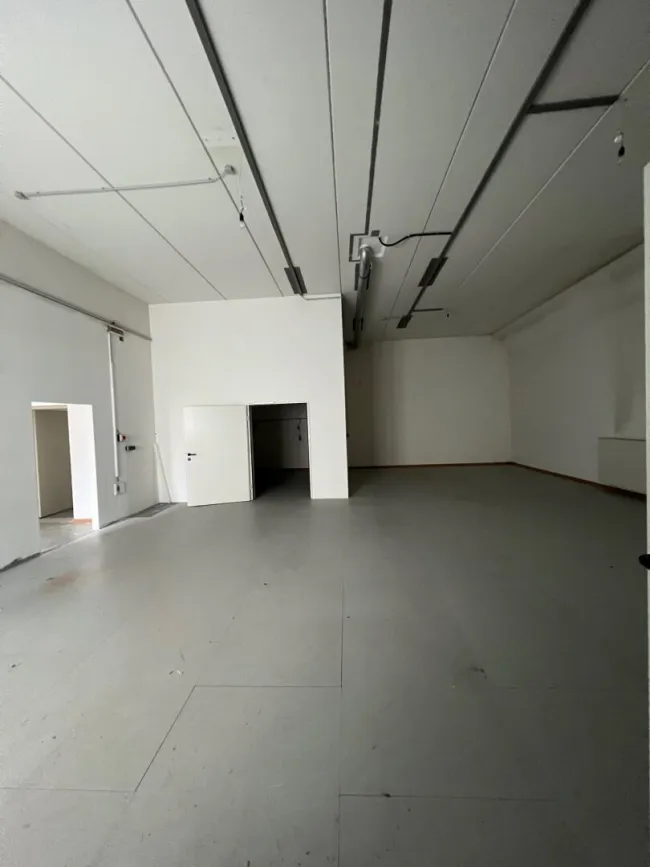Gewerbeobjekt in St.-Peter mit Büro- und Hallenflächen - Titelbild