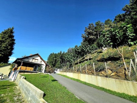 Traumhaftes Familienhaus in Sankt Georgen – 8 Zimmer, Garten, Terrasse, Top-Ausstattung!