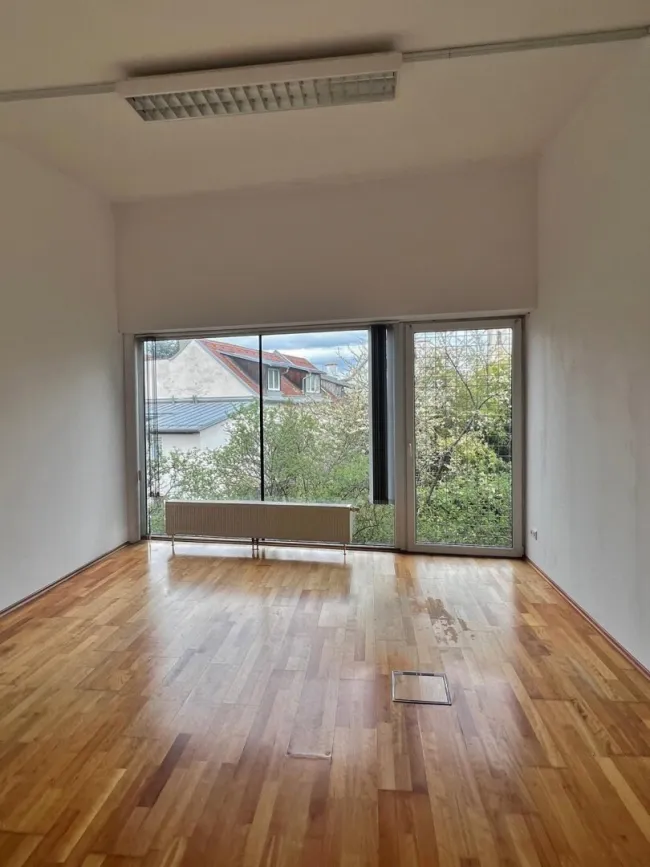 Modern ausgestattete Büroflächen in zentraler Lage, vollklimatisiert, CAT 5 - Bild