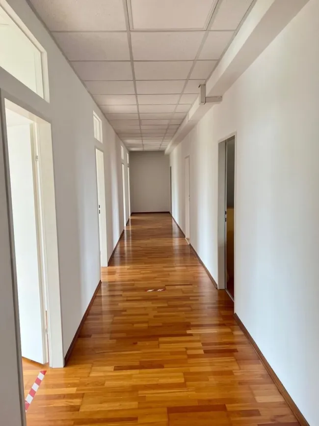 Modern ausgestattete Büroflächen in zentraler Lage, vollklimatisiert, CAT 5 - Titelbild