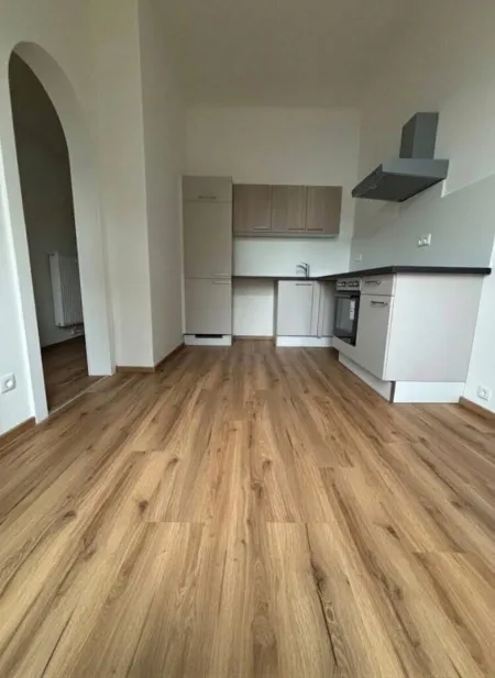 Modern sanierte 2-Zi-Wohnung mit Balkon und Stadtblick in 8020 Graz
