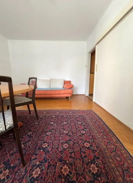 Gemütliche möbelierte 2-Zi-Wohnung mit Balkon, Parkplatz & Grünblick in 8045!