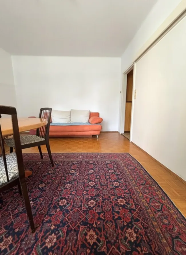 Gemütliche möbelierte 2-Zi-Wohnung mit Balkon, Parkplatz & Grünblick in 8045! - Titelbild