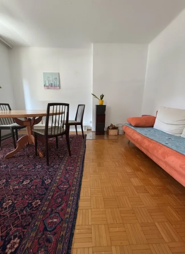 Gemütliche möbelierte 2-Zi-Wohnung mit Balkon, Parkplatz & Grünblick in 8045! - Bild