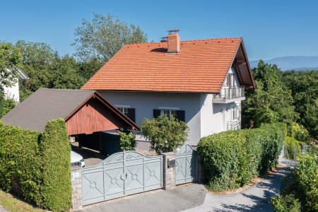 Grüne Oase am Ruckerlberg – parkähnliche Liegenschaft mit Schöckelblick