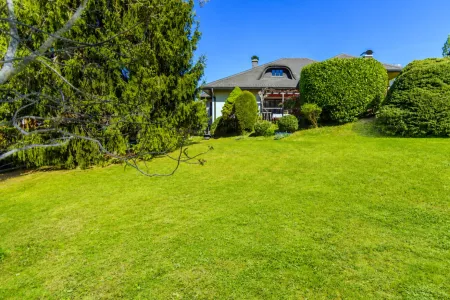Waltendorf: Großzügige Villa auf 1.120 m² Grundstück | WA 0,3–0,6