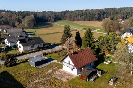 Naturnah wohnen am Fuße des Gedersbergs – Haus mit großem Grundstück