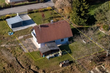 Naturnah wohnen am Fuße des Gedersbergs – Haus mit großem Grundstück