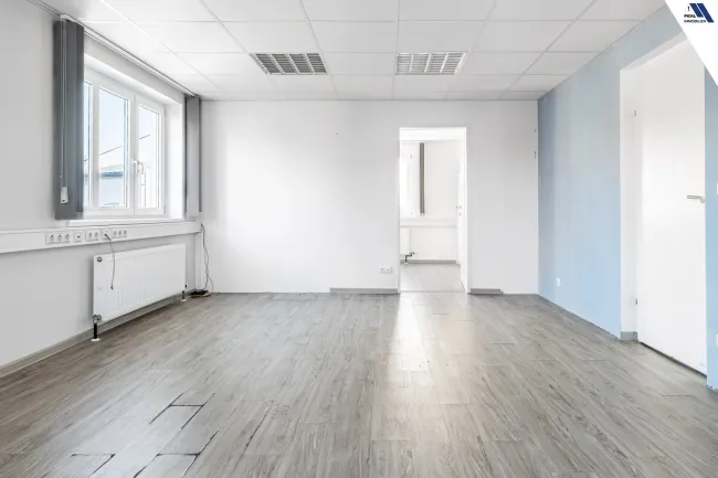 TRAUN: GROSSZÜGIGE BÜROFLÄCHE MIT PARKPLÄTZEN, KLIMAANLAGE UND optional LAGER ZU MIETEN - Bild