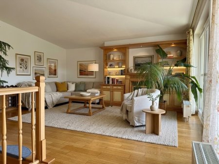 St. Johann in Tirol – Hochwertige Maisonettewohnung im Tiroler Landhausstil mit ca. 106 m² Wohnfläche, großzügiger Sonnenterrasse (ca. 44 m²) und zwei im Kaufpreis enthaltenen Tiefgaragenstellplätzen