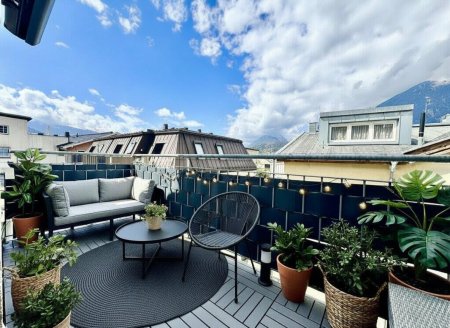 Schwaz: Seltene Gelegenheit – Exklusive Dachgeschosswohnung mit Südbalkon, Lift und Tiefgaragenplatz in absoluter Zentrumslage