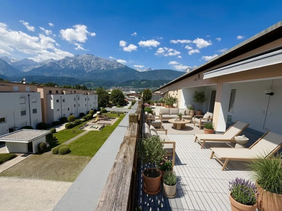 Wattens: Lichtdurchflutete Dachgeschosswohnung mit XXL-Sonnenterrasse (ca. 39 m²), viel Stauraum & Tiefgarage - Bild