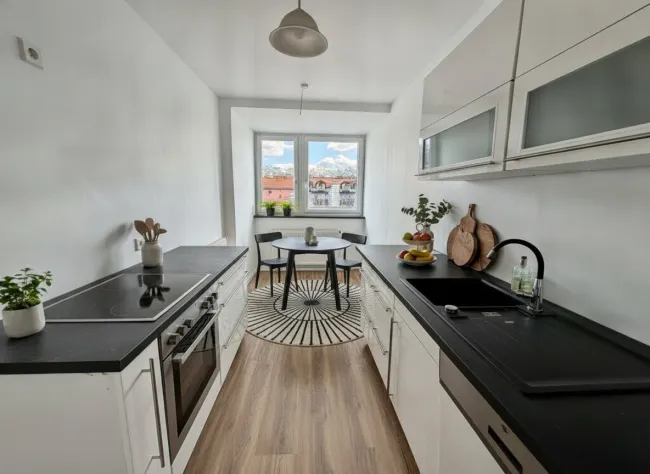 Innsbruck-Wilten: Großzügige, sanierte 3,5 -Zimmer-Wohnung mit Kabinett & Balkon – ideal für Familien und Anleger - Titelbild