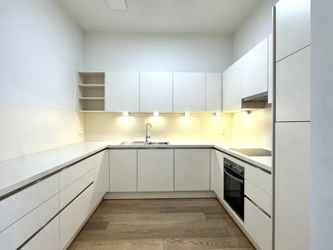 Bezugsfertig: Exklusives Designer-Loft auf der Hungerburg mit großzügiger Loggia & TG-Stellplatz - Bild