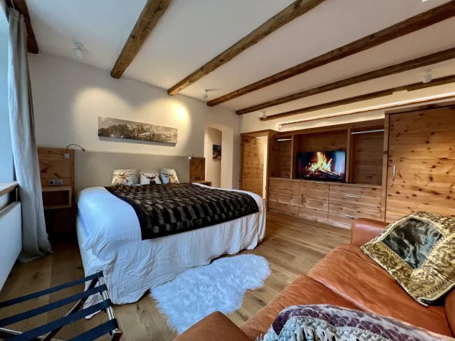Kitzbühel: Exklusive Jahrhundertwende-Residenz mit privatem Spa & Indoor-Pool - Titelbild