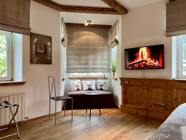 Kitzbühel: Exklusive Jahrhundertwende-Residenz mit privatem Spa & Indoor-Pool - Bild