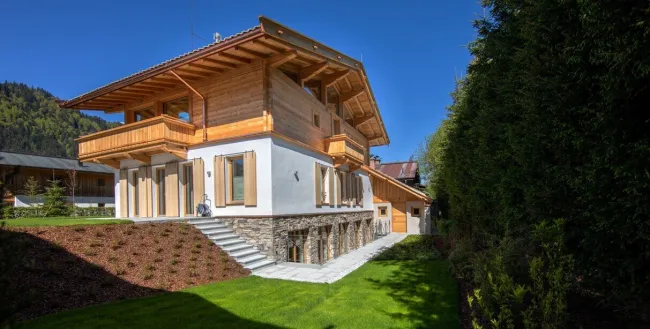 Chalet zum Kauf in Kitzbühel – Alpenluxus trifft Tiroler Tradition - Bild