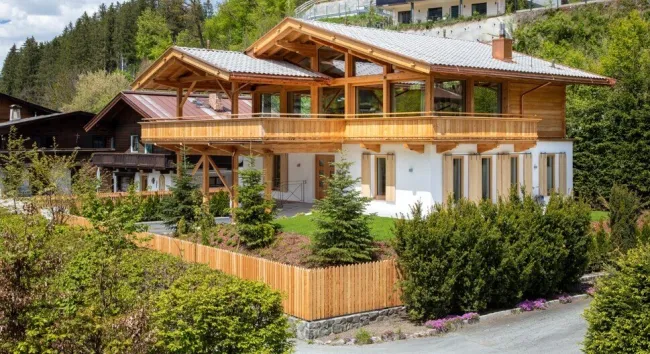 Chalet zum Kauf in Kitzbühel – Alpenluxus trifft Tiroler Tradition - Titelbild