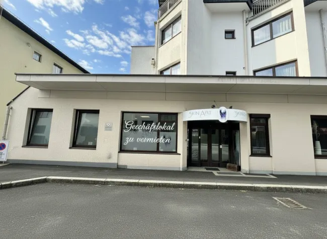 Geschäftslokal mit Schaufensterfront in Wattens zu vermieten - Titelbild