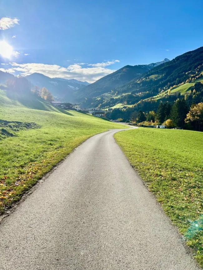 Weerberg: Schöne 4-Zimmer-Wohnung mit Panorama-Terrasse, Alpenblick & 2 PKW-Stellplätze im Preis inklusive - Bild