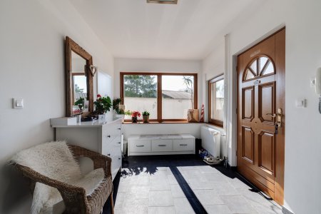 Familientraum in Pama: 6 Zimmer, Doppelgarage, Garten, Terrasse und Balkon