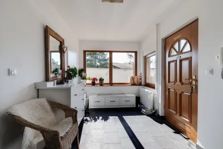 Familientraum in Pama: 6 Zimmer, Doppelgarage, Garten, Terrasse und Balkon