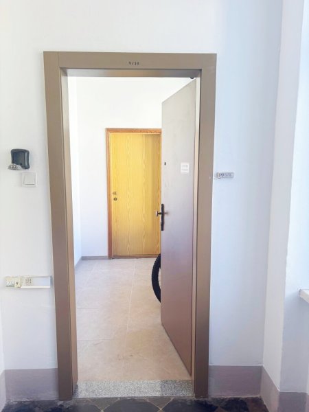 Perfekt für Investoren (WG geeignet) oder zur Eigennutzung: sonnige 4-Zimmer Altbauwohnung mit toller Raumaufteilung - frisch saniert!