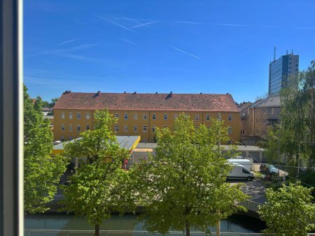 Perfekt für Investoren (WG geeignet) oder zur Eigennutzung: sonnige 4-Zimmer Altbauwohnung mit toller Raumaufteilung - frisch saniert!