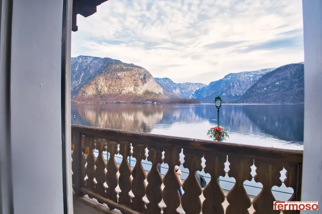 Exklusives Wohnen in idyllischer Lage mit Seeblick - Traumhaus in Hallstatt mit 7 Zimmern, Garten, Balkon und Stellplätzen. - Titelbild