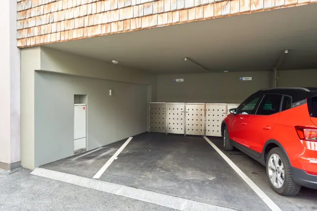 Morigglgasse/B4 Veranstaltungszentrum: Carport-Stellplatz mit Stromanschluss - Titelbild
