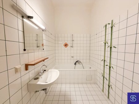 Unsanierte 52m² Wohnung mit separater Küche und Lift - 1050 Wien