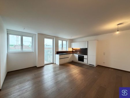 Sommer-Aktion: Moderne 70m² DG-Wohnung + 7m² Balkon und Lift Nahe U4 Pilgramgasse - 1050 Wien