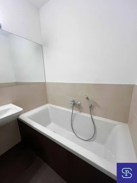 Badezimmer mit Wannenbad