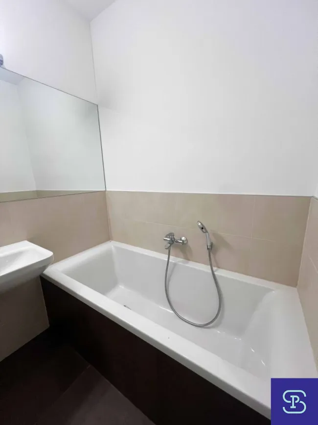 Badezimmer mit Wannenbad