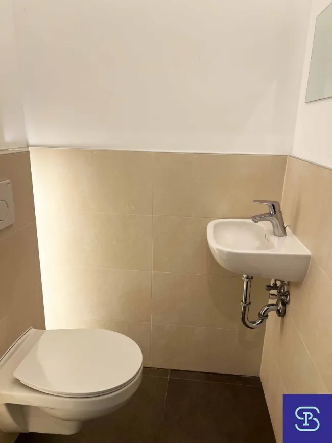 WC mit Handwaschbecken