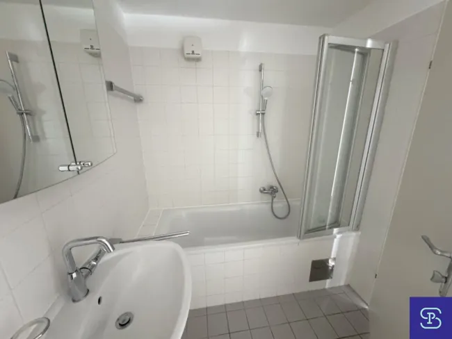 Bad mit Wanne