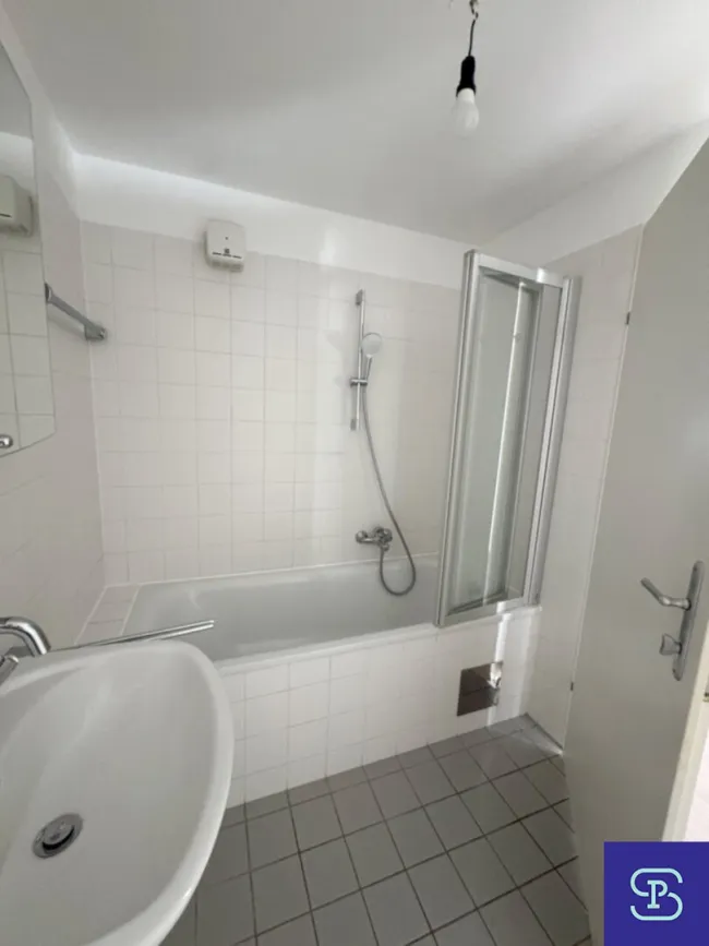 Bad mit Wanne