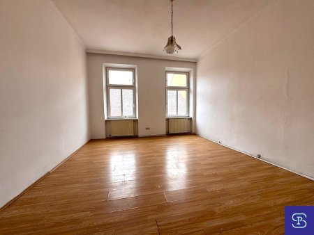 Adaptierungsbedürftiger 49m² Altbau mit 1,5 Zimmern in Toplage - 1060 Wien