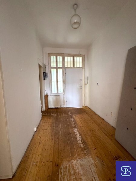 Adaptierungsbedürftiger 49m² Altbau mit 1,5 Zimmern in Toplage - 1060 Wien