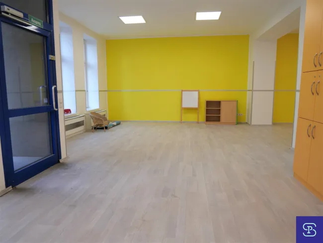 Toprenovierter 235m² Kindergarten mit Küche Nähe Gudrunstraße - 1110 Wien - Titelbild