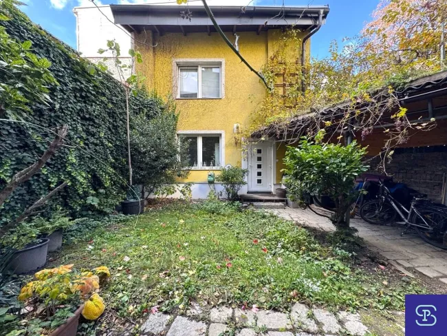 Hofgebäude, Garten