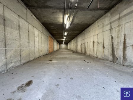 Ebenerdige 218m² Lagerfläche mit Rolltor Nähe Rautenweg - 1220 Wien